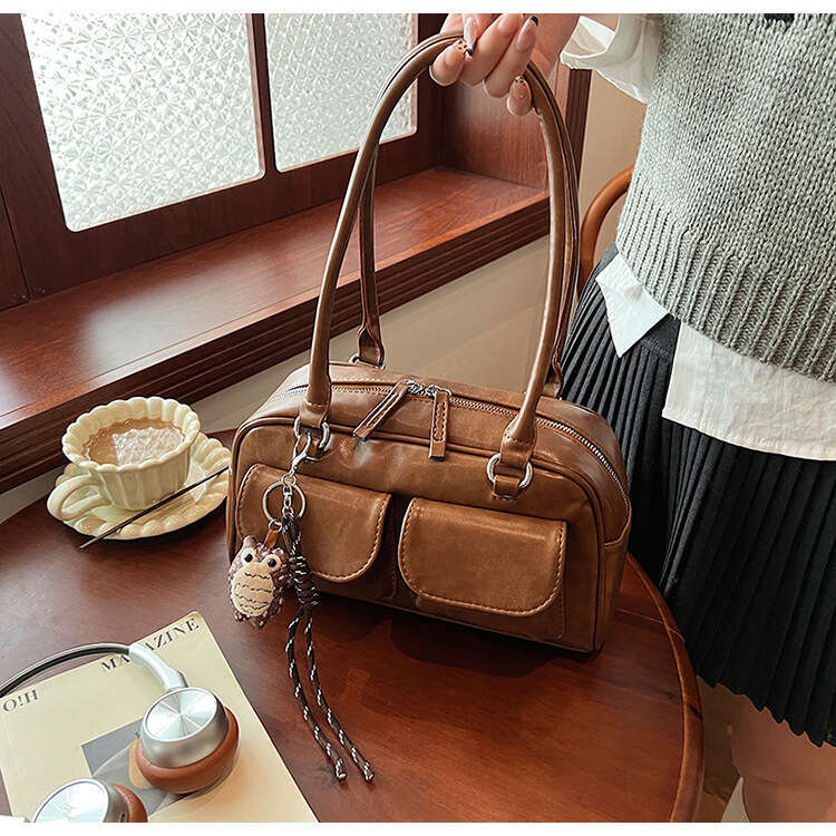 2024 Autumn Winter New Korean Niche Design High-end Commuting Large Capacity Handheld Pillow Bag