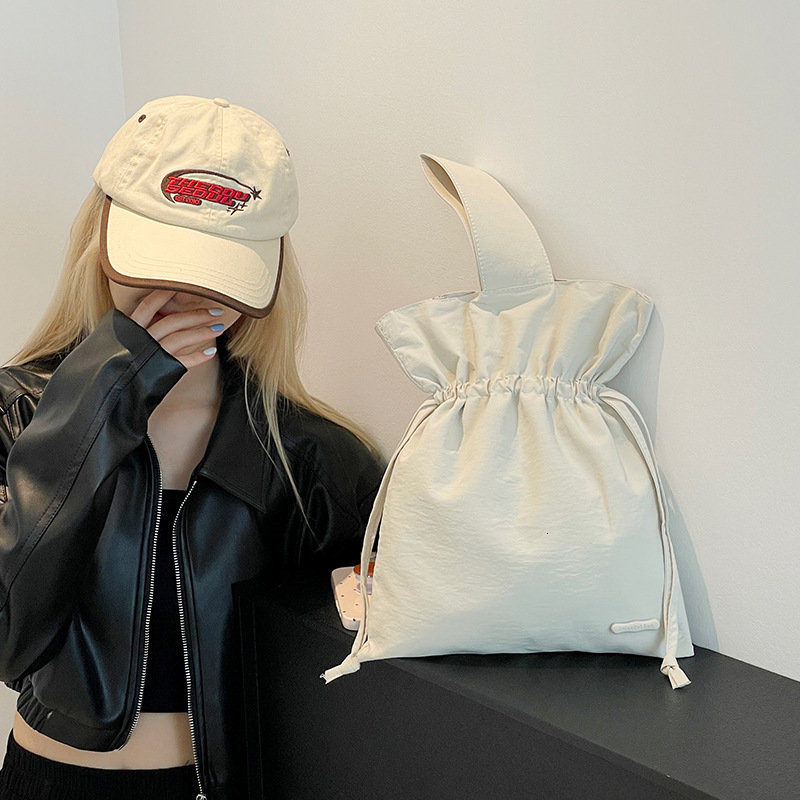 Colorful Fox Simple Women's Niche Design Nylon Drawstring Portable Handheld Makeup Bag ddmymoon