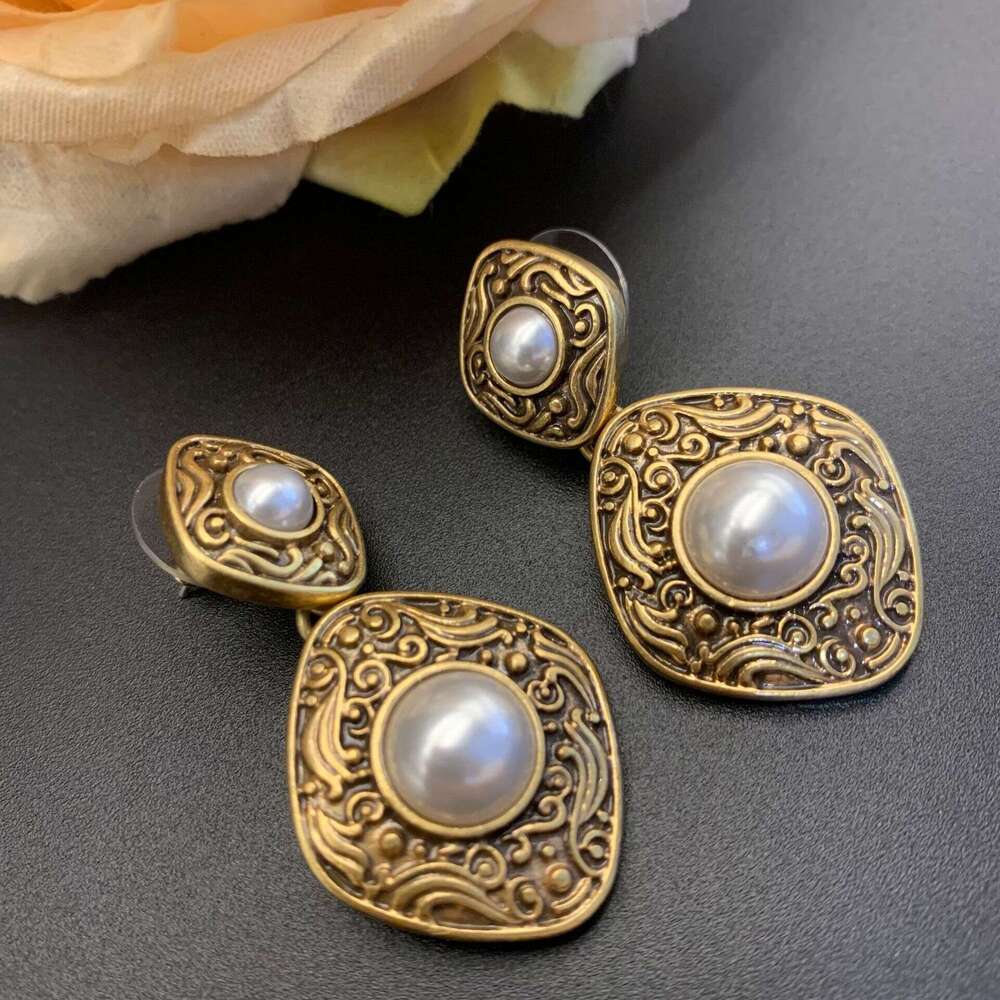"Star and Frost Fleeting" Vintage Niche Light High-end Palace Style Earrings Elegant Studs
