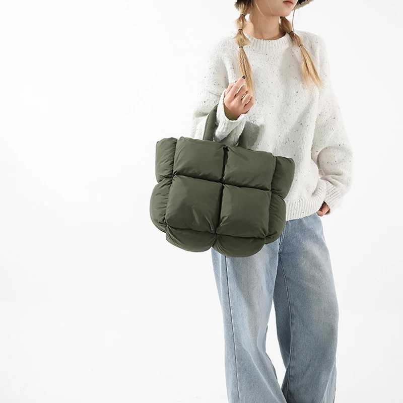 5 Soft Puffer Tote Bag Designer Quilted Wen Shoulder Bags Nyl Padded Lady Handbags Down Cott Warm Winter Shopper Bag Y250730