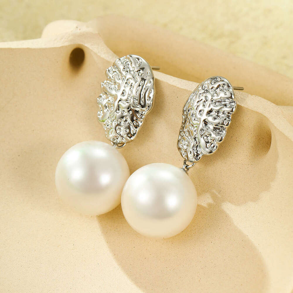 Stainless Niche High-End Pearl for Women Electroplated Gold Titanium Steel Earrings