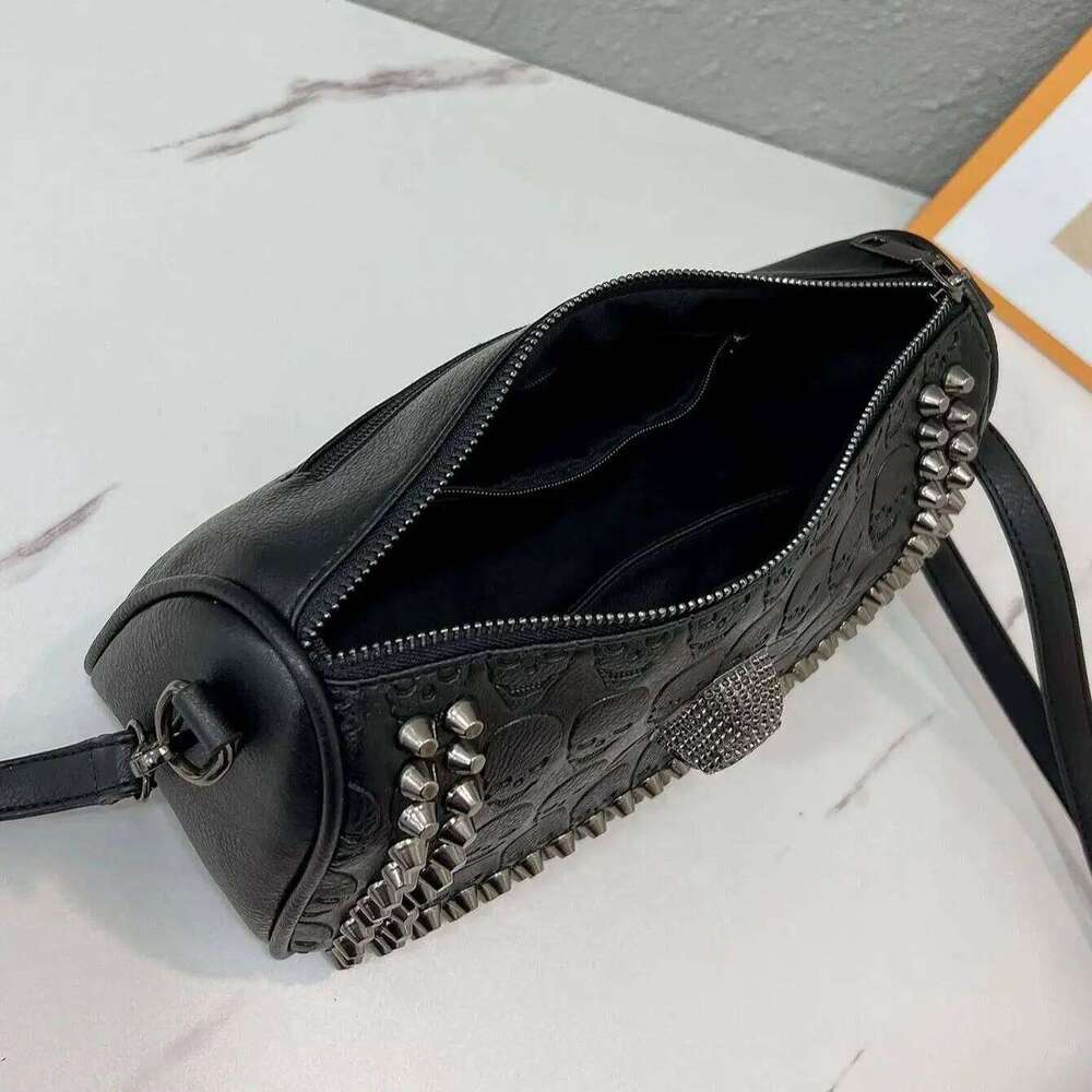 (Halloween) 2024 new Y2K street motorcycle punk wind rivet black skull shoulder messenger bag