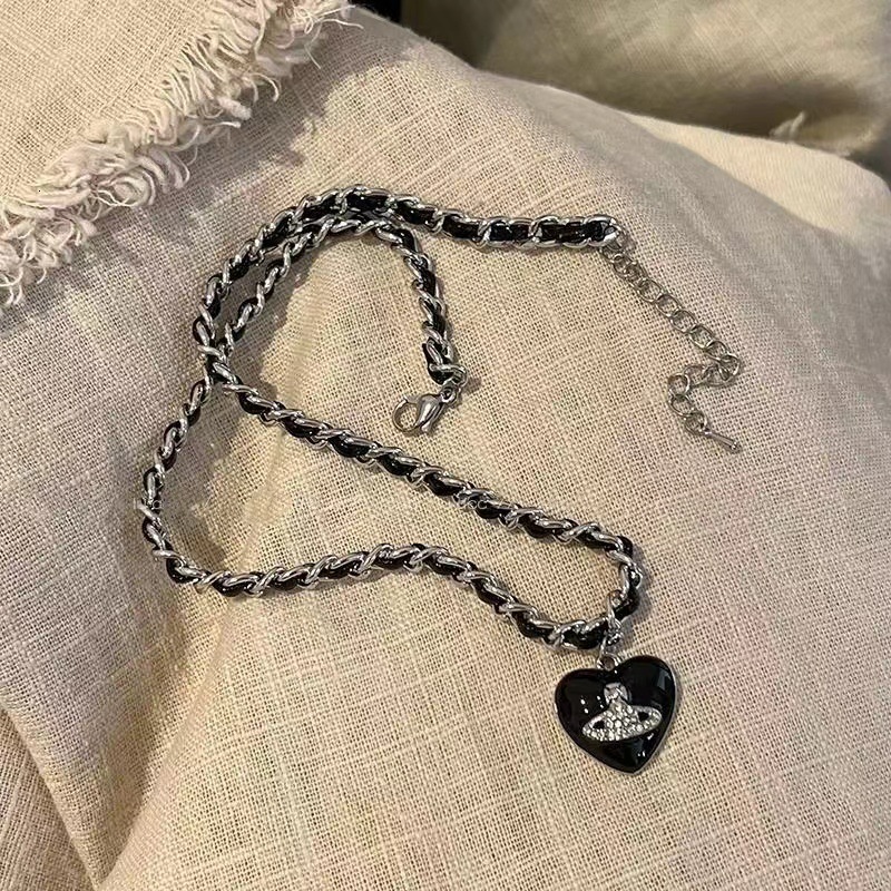 New Western Empress Black Heart Saturn Necklace For Beach Lady Pendant Women Sweet Cool Designer Necklace Spicy Girl Braided Leather Heart Collarbone 