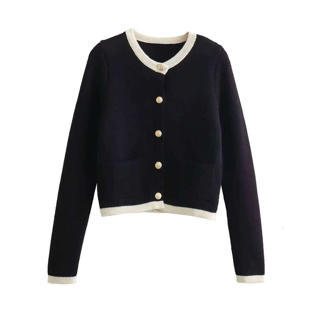 Designer Clothing 2025 2025 Women's Knitted Cardigan Sweater Golden Buttons Front Patch Pockets Long Sleeve Female Outerwear Chic Tops