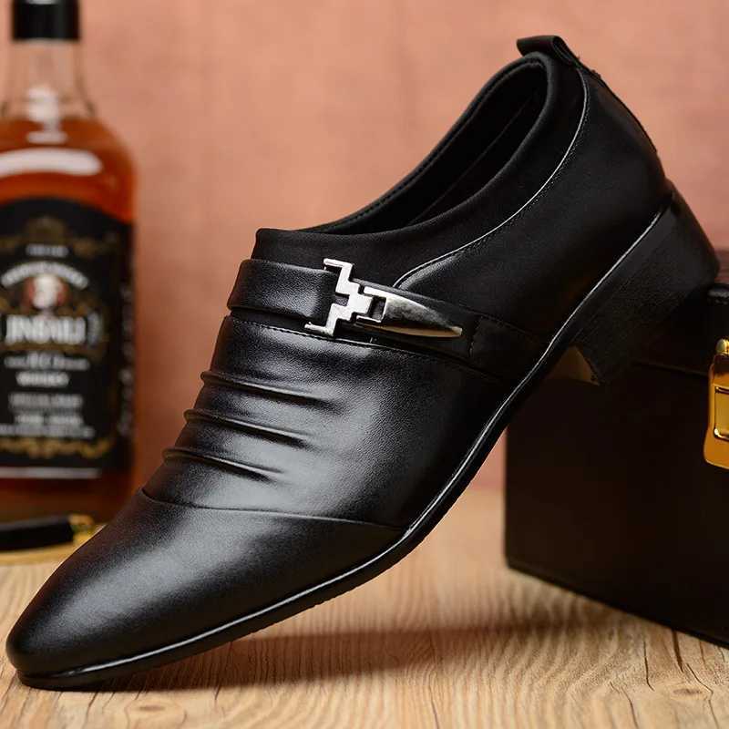 2023 Classic Men Dress Shoes Slip on Black Leather Shoes for Men Plus Size Pointed Toe Business Casual Men Formal Shoes for Wedding Y250730