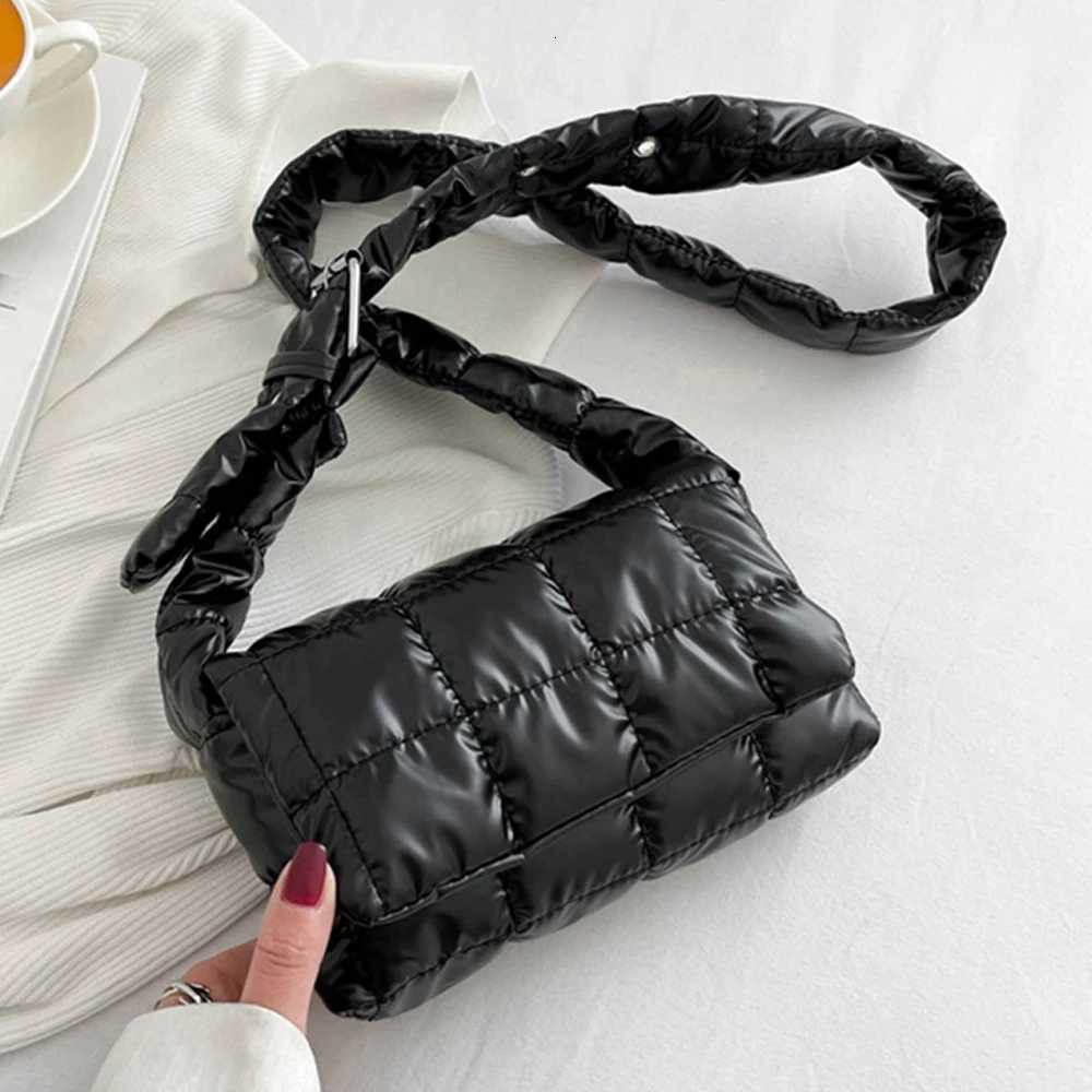 5 Quilted Tote Bag Winter Lightweight Warm Down Cotton Padded Plaid Shoulder Bags Wen Underarm Bags Puffy Handbags Y250730