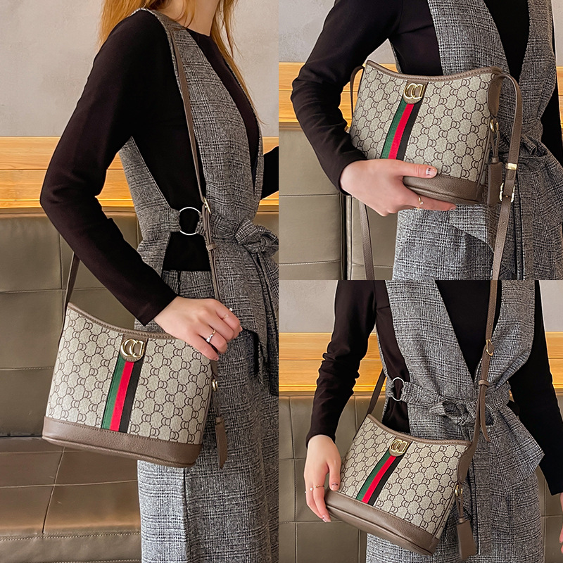 Luxury Premium Bag 2025 Monogram Bucket Bag Niche Luxury Shoulder/Tote Purse Reversible Strap Casual Designer Hobo Free Shipping
