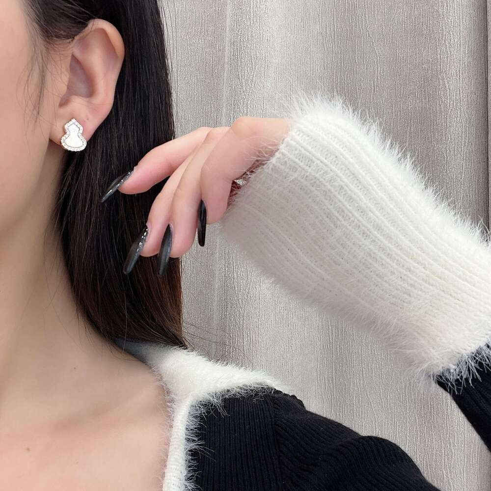 Classic Gourd High-end Niche Design Gentle Temperament Red Small and Exquisite New Chinese Style Earrings 377