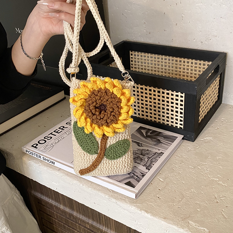 2025 designer's new mobile phone bag for women's casual shoulder bag