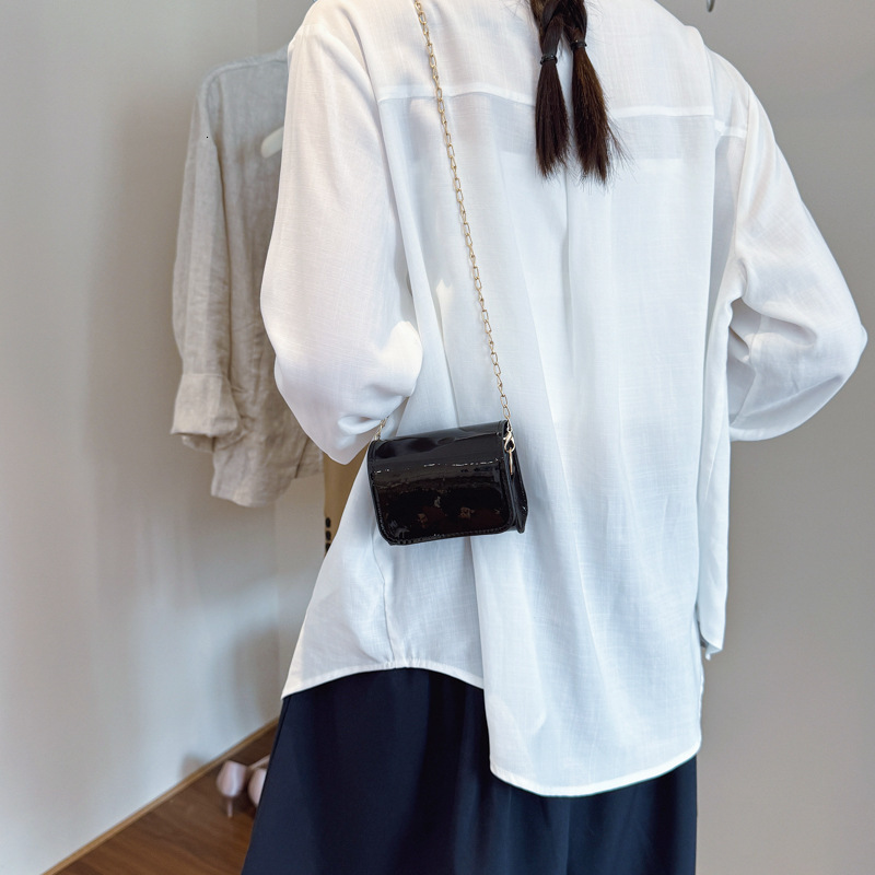 New Fashion Lacquer Leather Women's Long Stick Bag Texture Bright Color Single Shoulder Slant Small Square Bag Designer Bag Women's Crossbod