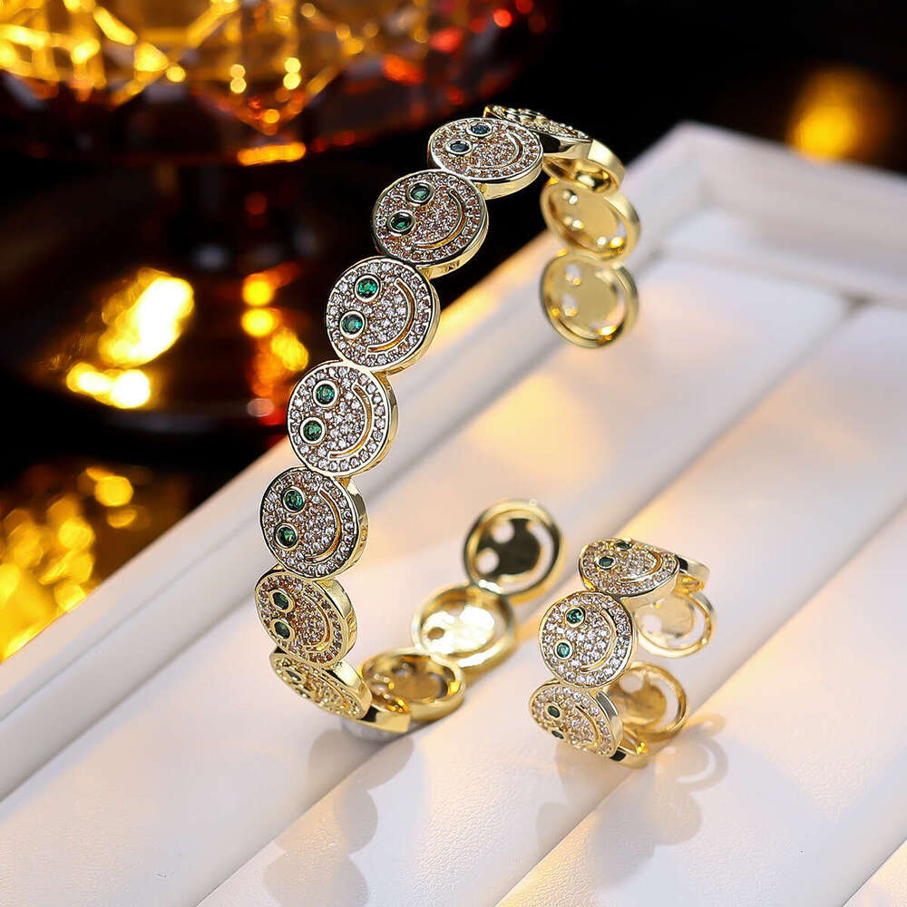 Hot-Selling Smile Fashion Classic Creative Trendy High-End Dia-Studded Bracelet Jewelry