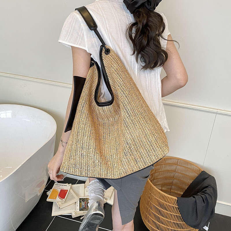 Tote Women's New Style Woven Color Stripe Shoulder Handbag Straw Vacation Beach Bag
