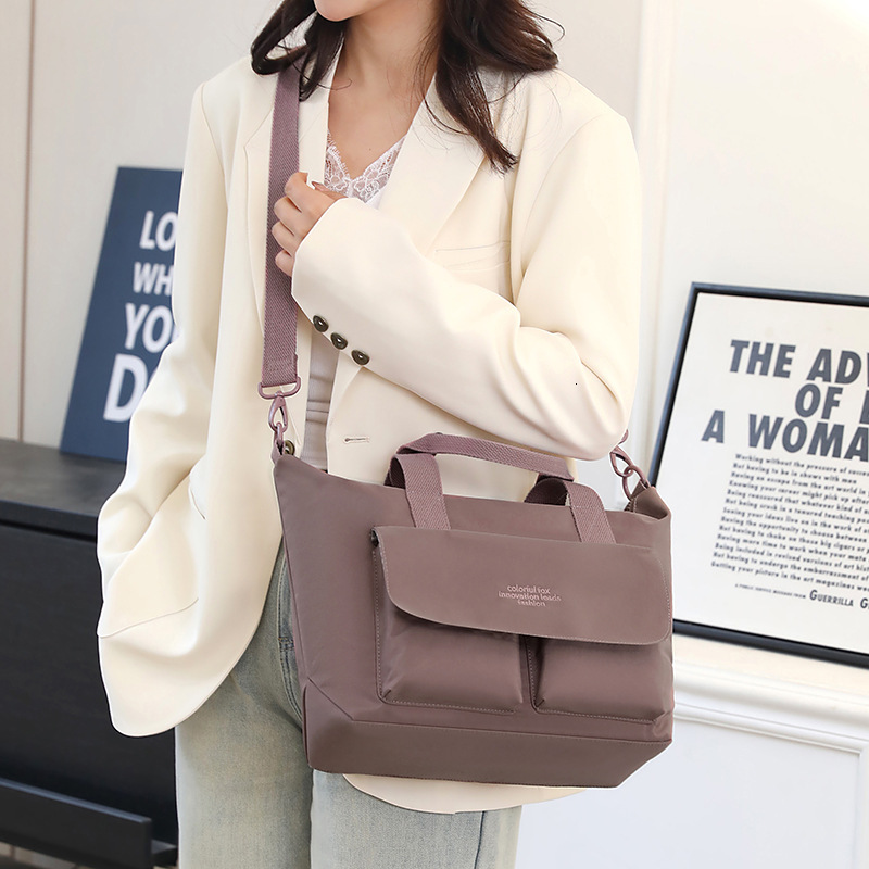 Colorful Fox New Lightweight Handheld Large Capacity Nylon Crossbody Commuter Tote Short Trip Travel Bag ddmymoon