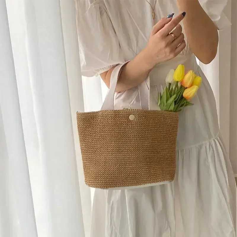 Trendy Straw Handbag Womens Woven Beach Bag Casual Snap Button Satchel Bag Small Braided Shoulder Bag For Travel Beach Trip G250729