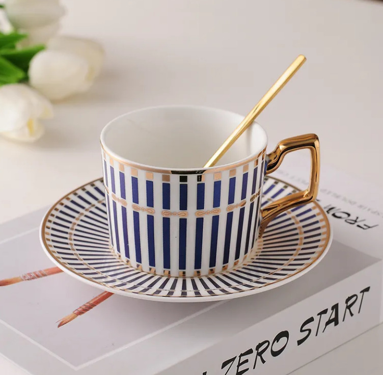 Household Luxury Ceramic Coffee Cup Set with European Coffee Cup and Saucer Set High end and Exquisite Mugs 250728