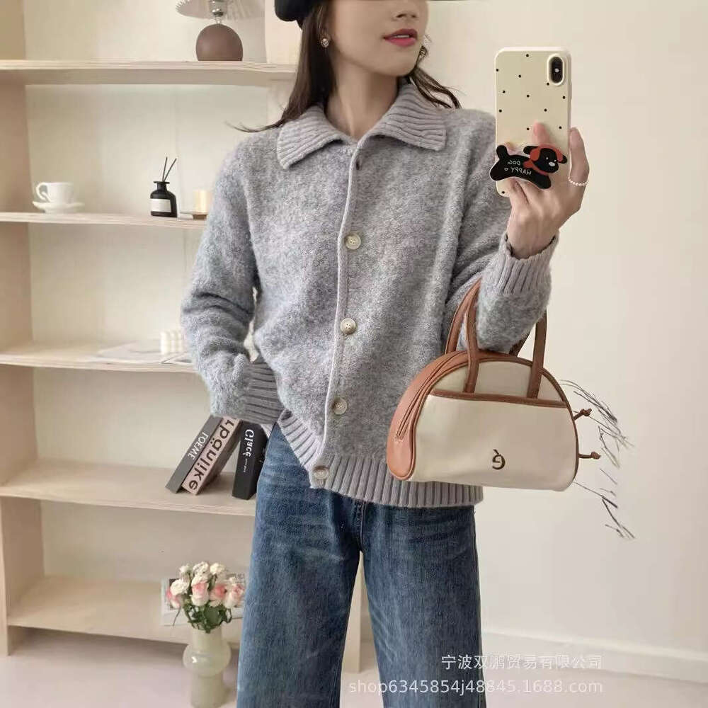 Korean High-End Turn-Down Collar Knitted Cardigan Women, New Loose Lazy Style Sweater Coat For Autumn And Winter, Versatile Trendy Top B5