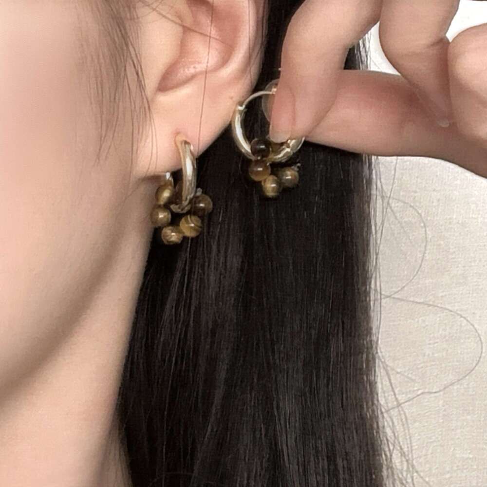 New Beaded Melad Color Hoop for Women Simple Earrings Ins Style Versatile Fashionable Elegant Gentle Ear Accessories da6