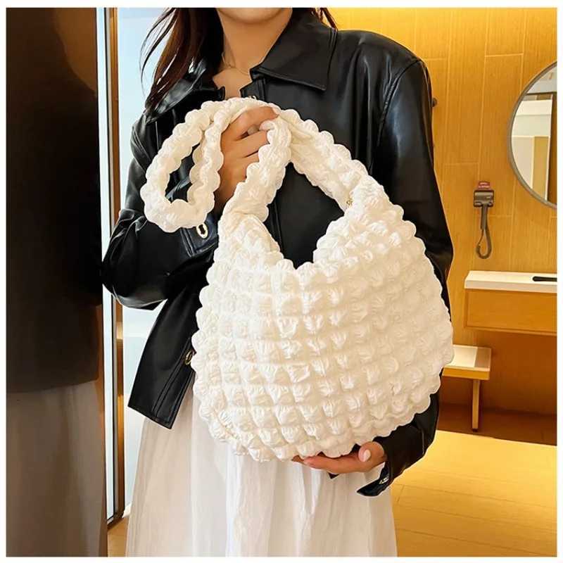 Crossbody Solid Color Shoulder Bag Large Capacity Tote Bag Underarm Bags Quilted Padded Fi Pleated Shoulder Bags for Women Y250730