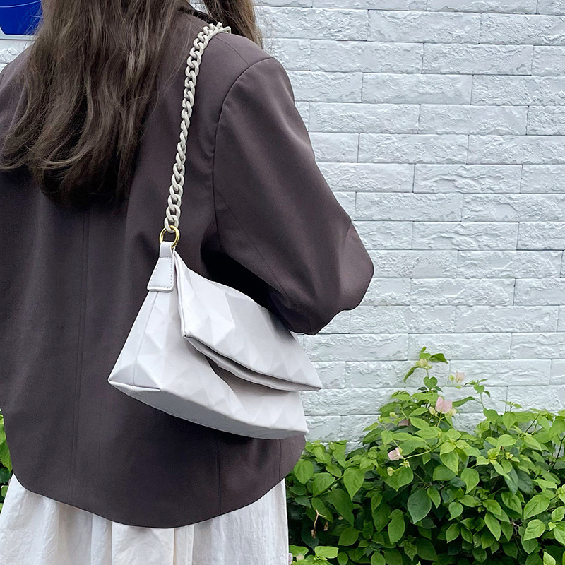 Designer Bag French Style Geometric Underarm Bag For Women Luxury Bag Summer 2025 New Fashion Versatile Quilted Chain Bag Textured Single Shoulder Cro