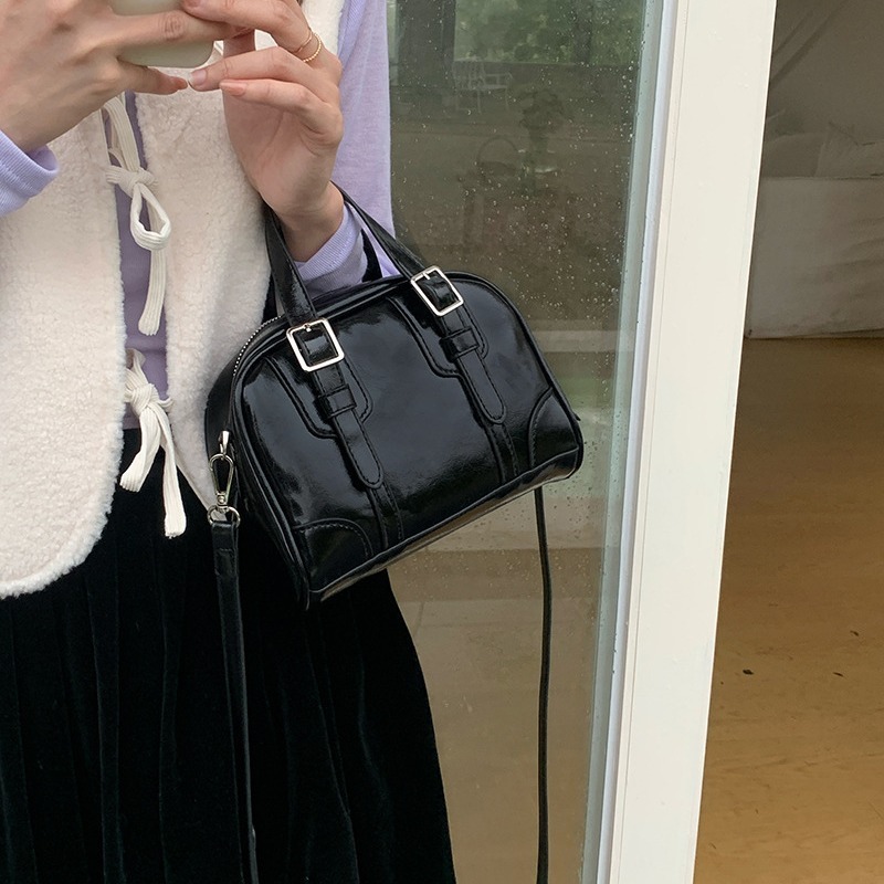 Designer Bag 2025 Luxury Bag New Korean Style Versatile Autumn Winter Niche Retro Black Handbag Versatile Shoulder Bag Crossbody Bag Trendy Tote Bag