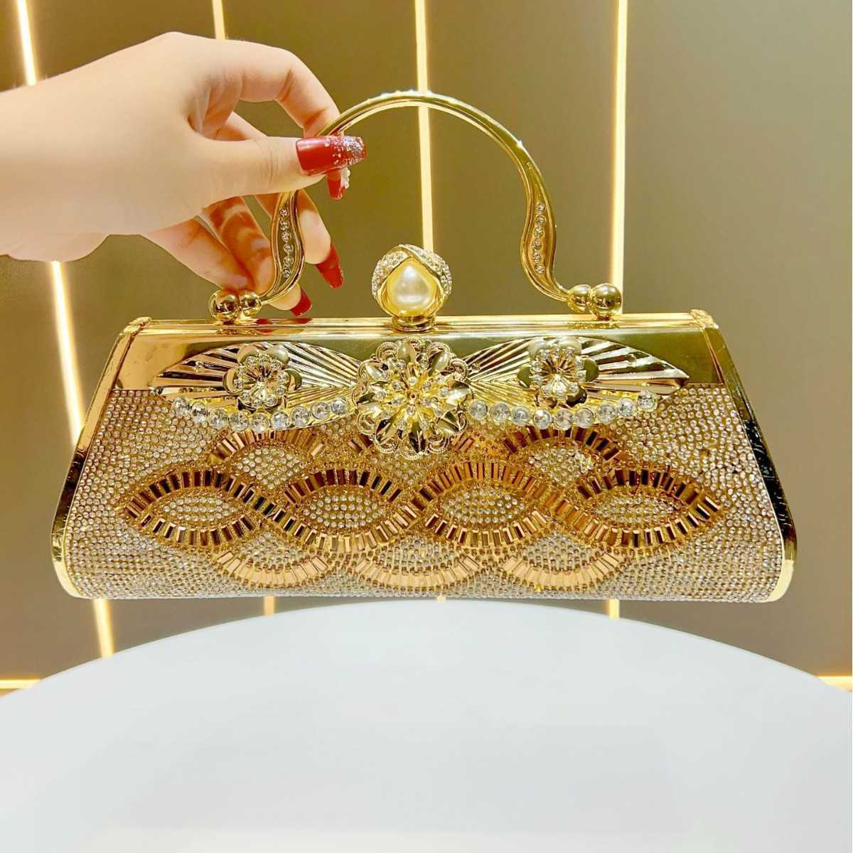New Womens Bag Large Capacity High End Chain Shoulder Crossbody Handbag Evening Bag Clutch