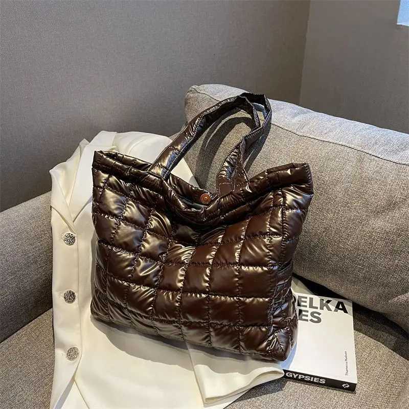 Hot S Winter Space Cott Totes Wen Large Capacity Padded Shoulder Bag Luxury Down Handbag Fem Shopping Armpit Bag Y250730