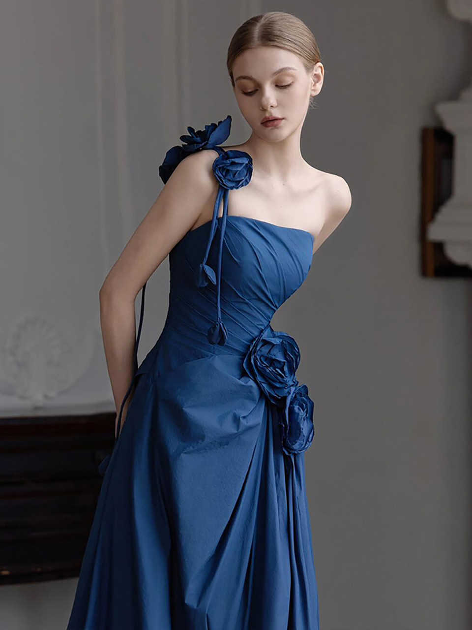 Bling Elegant Prom Dresses One Shoulder 3D Floral Appliques Sleeveless Lace-Up Court Gown Floor-Length Custom Made Formal Party Dress Vestido De Noite