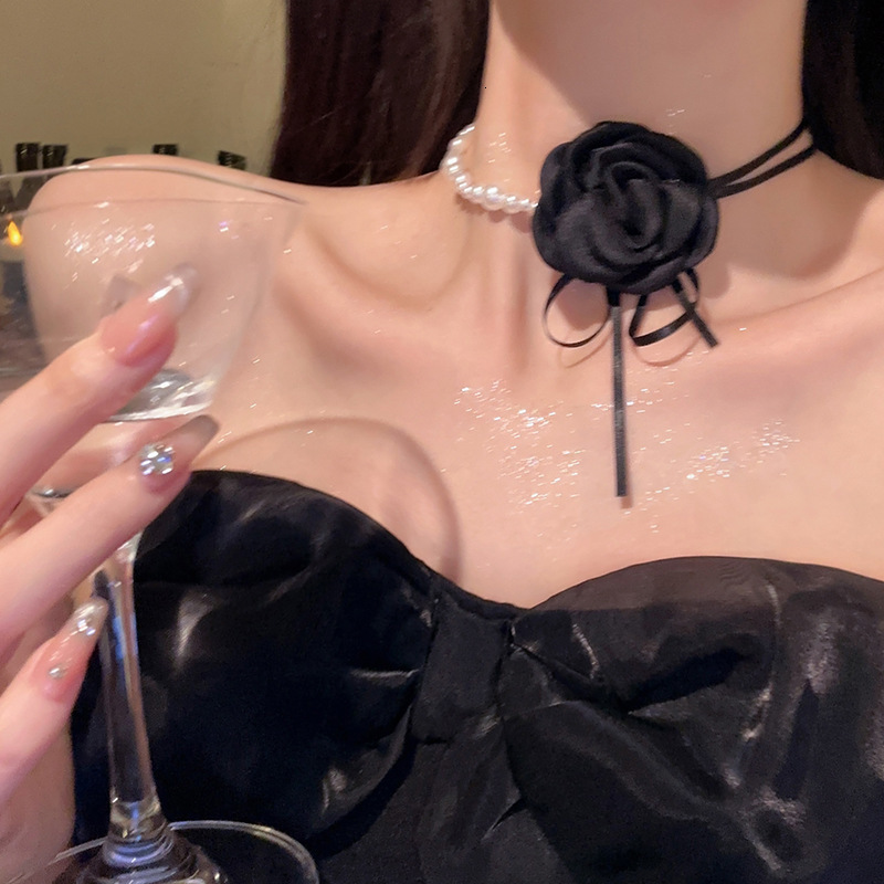Camellia Flower Pearl Designer Beach Lady Pendant Necklace Choker Necklace For Women Collarbone Chain Neckband Floral Accessory