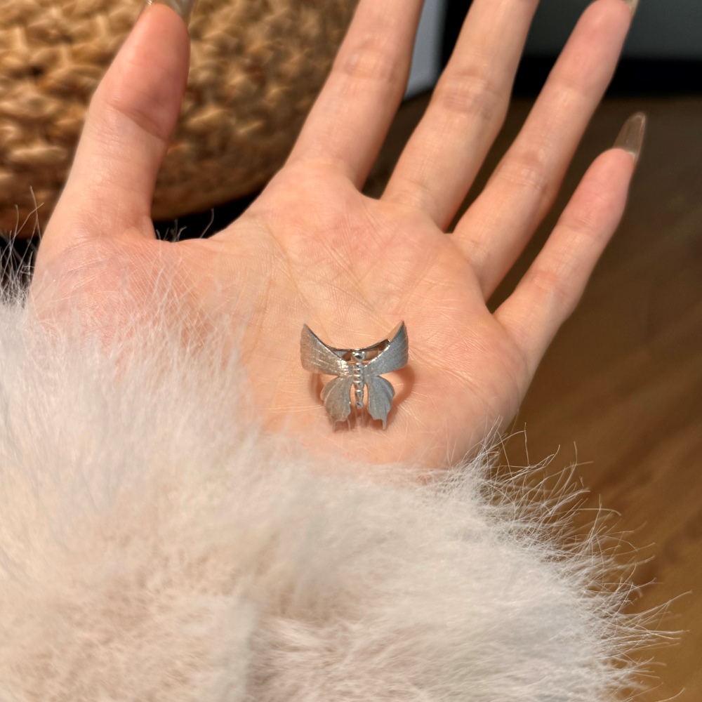 Chic & Stylish Ladys Butterfly Motif Ring Made from Genuine 925 Silver