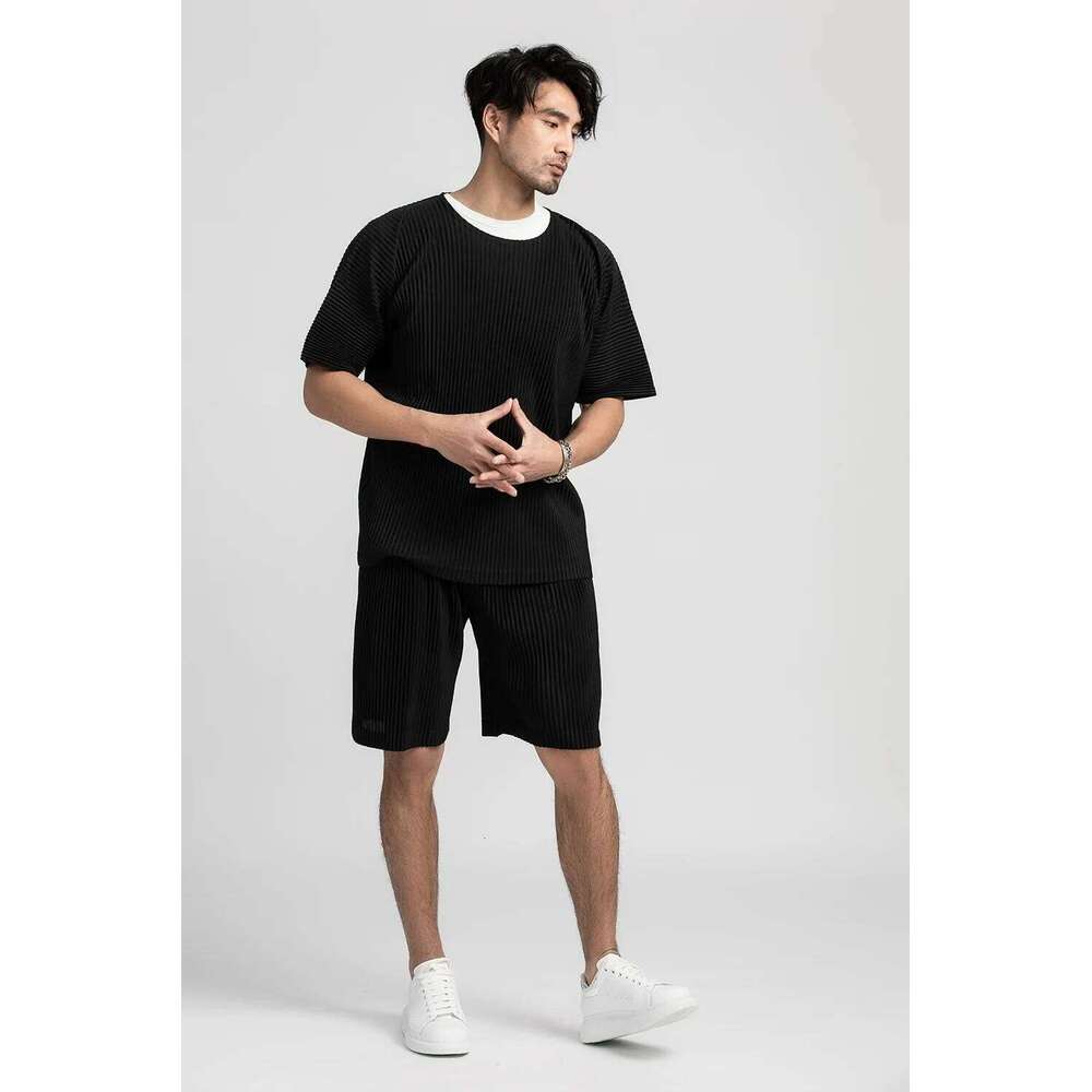 Miyake Pleated T Shirt For Men Summer Clothes Short Sleeve Plain T-Shirt Fashion Black Shirts Round Collar Sports Top