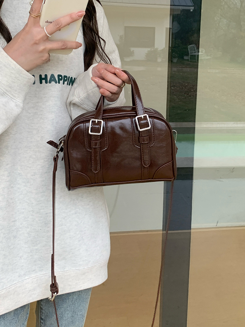 Designer Bag 2025 Luxury Bag New Korean Style Versatile Autumn Winter Niche Retro Black Handbag Versatile Shoulder Bag Crossbody Bag Trendy Tote Bag