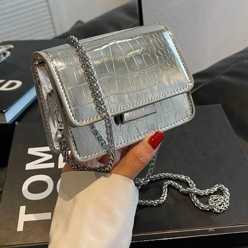 2024 Summer Popar Versatile Chain Messenger Bag Fi Mini Square Sling Bag Y250730