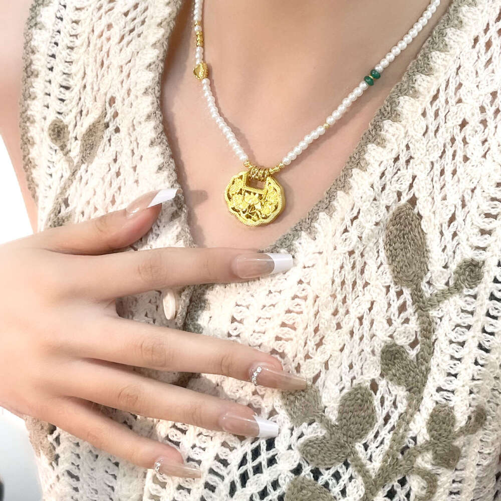 New Chinese Style Koi Fish Multi-Treasure Peace and Prosperity Lock Pendant for Women, Light Niche High-End Accessories, Exquisite Pearl Necklace d1d