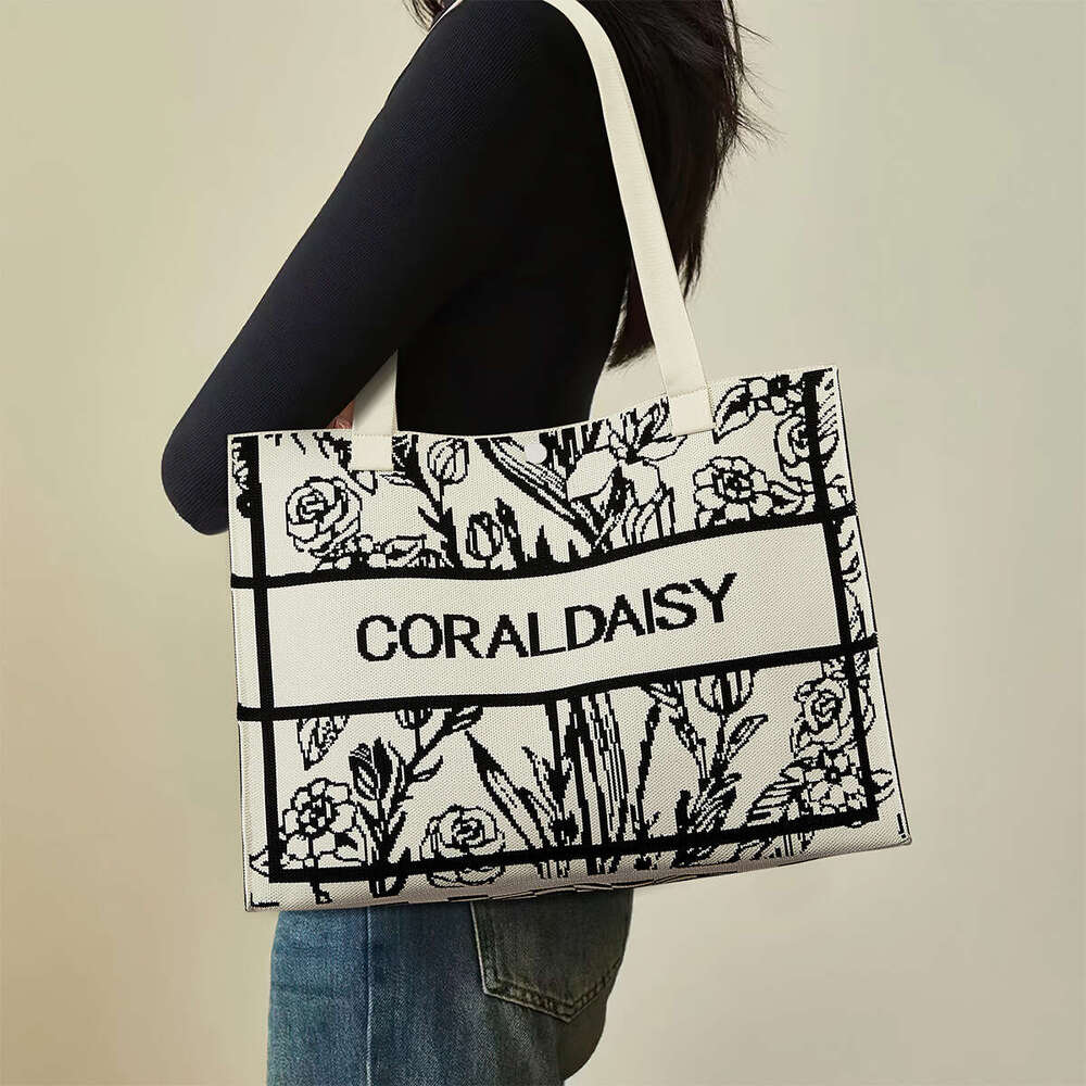 Large Capacity Printed Tote Canvas Fashion Versatile Handbag Elegant Commuter Shoulder Underarm Women's Bag