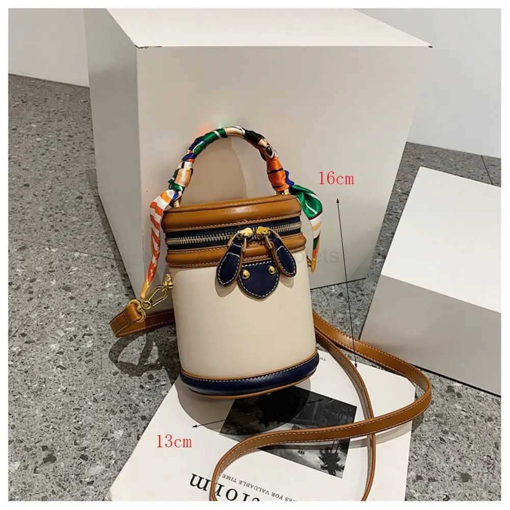 Exquisite PU Leather Bucket Bag Women New Cylinder Portable Hand Bag Large Capacity Shoulder Crossbody Bag for Travel Shopping M250730
