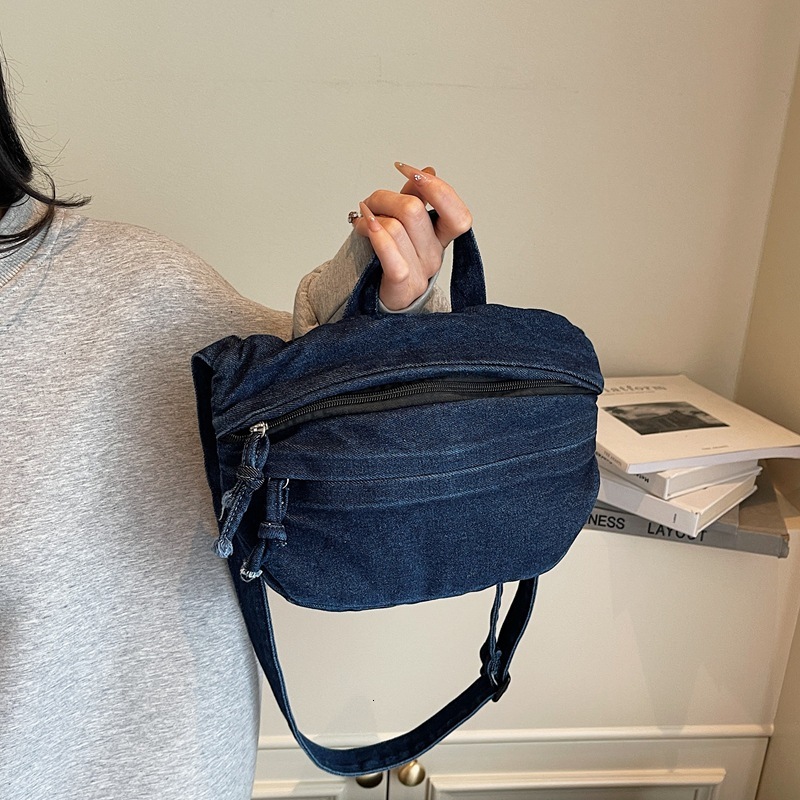 2025 designer's new washed denim women's crossbody bag, casual handbag, saddle bag, street fashion shoulder bag