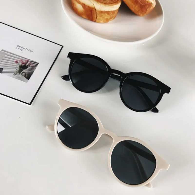 20 Sunes for Wen Men Retro Round Fl Frame Sun es Fem Brand Design Fashion Oversized Eyewear UV400 Y250730