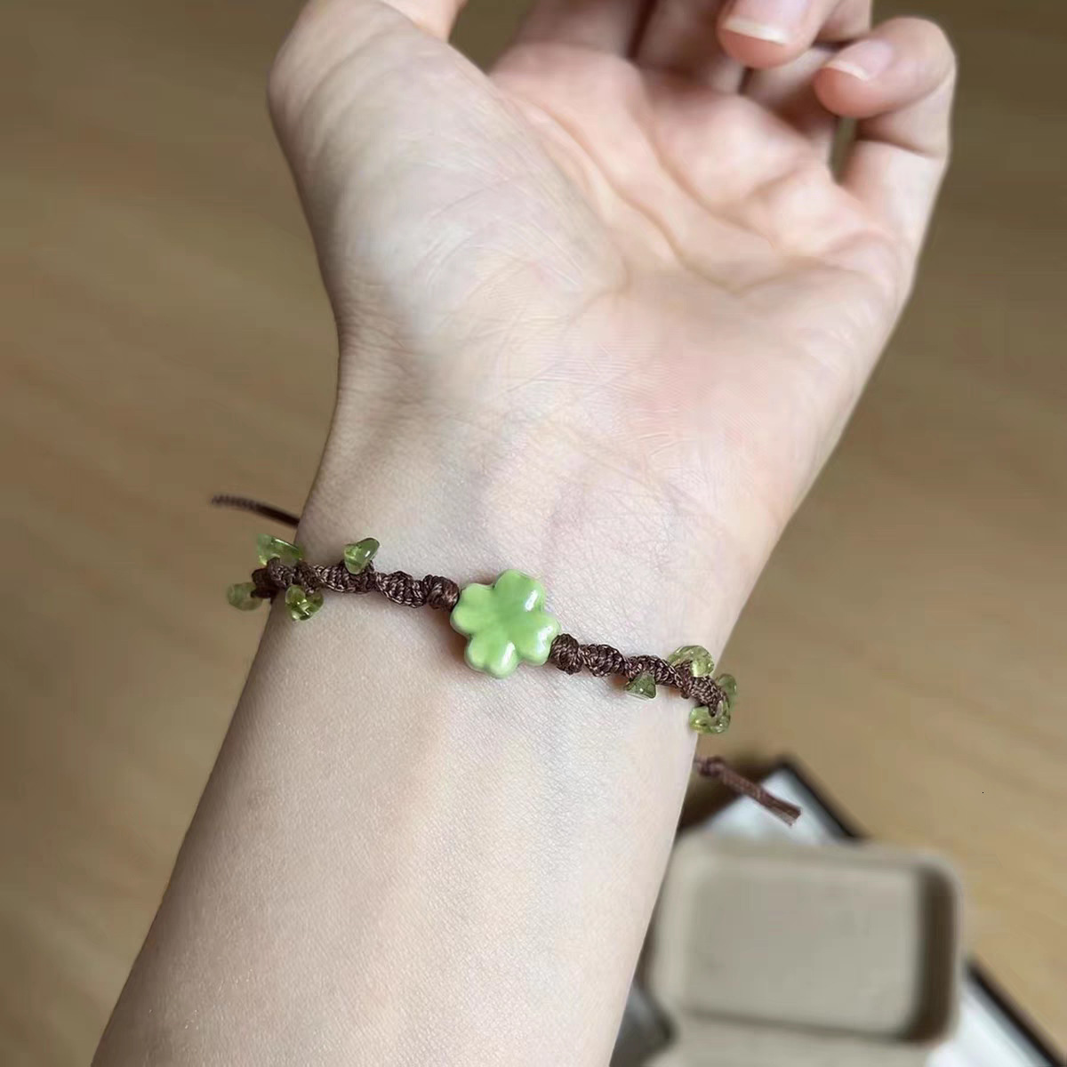 Lucky Four-leaf Clover Designer Necklace Bracelet Woven Bracelet Niche Simple Versatile Gift For Beach Lady Pendant Couples And Best Friends