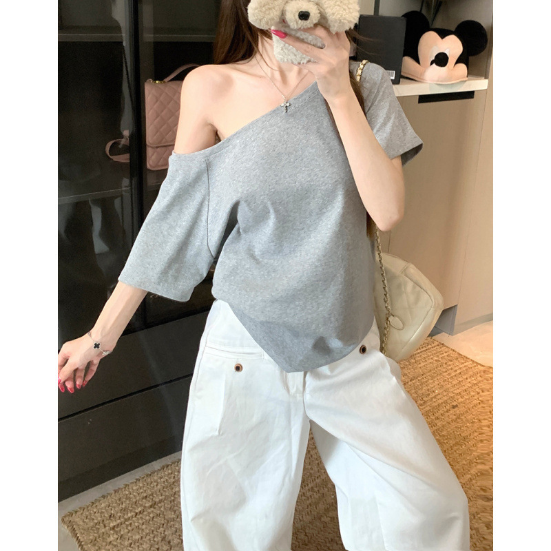 2025 summer new ribbed G short sleeved T-shirt loose thin shoulder exposed asymmetrical collar knitted top Korean women's S clothing new designer