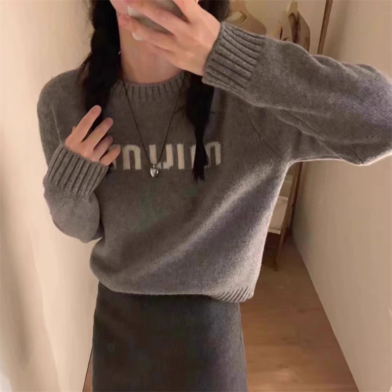 Women's White Crew Neck Knit Top Short-Style Designed with Letter Jacquard Spicy Girl Vibe Inner Sweater Base Layer