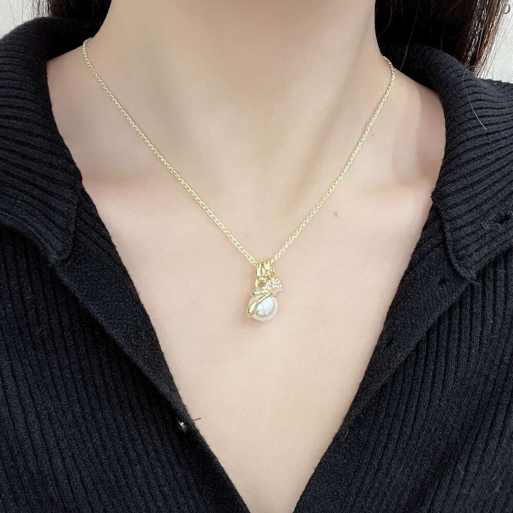 Minimalist Versatile Necklace for Women 2024 New Light Niche High-End Design Gentle Cool Style Wrapped Snake Choker 652