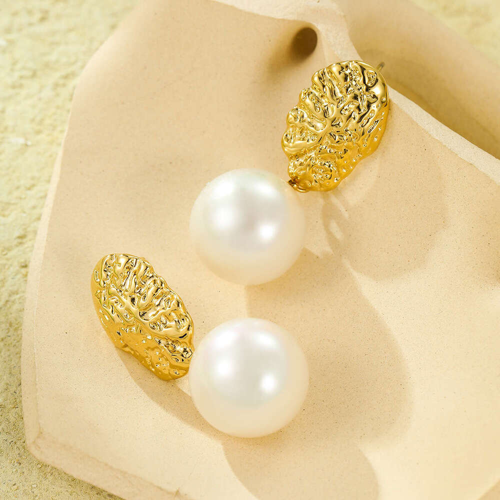 Stainless Niche High-End Pearl for Women Electroplated Gold Titanium Steel Earrings