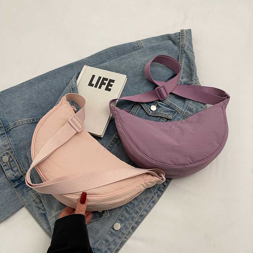 Women Fashion Cloud Shoulder Bag Solid Color Crossbody Crescent Bag Stylish Crossbody Bag Adjustable Strap for Vacation Party Y250729