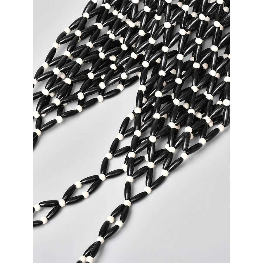 Women Woven hand bag summer design hollow-out wooden bead tote bucket shoulder bag female Reticulate netted canvas beach handbag Y250729