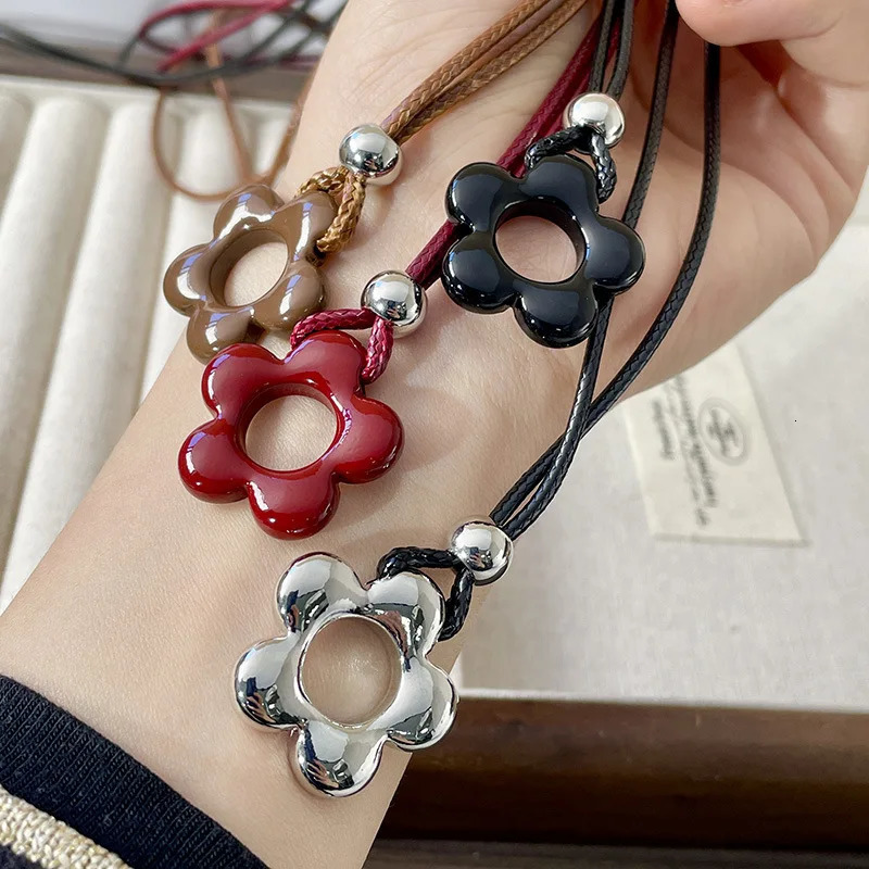 Delicate Flower Charm Necklace Hollow Flower Pendant Necklace with Adjustable Knot Resin Material Perfect for Wedding Dropship 250729