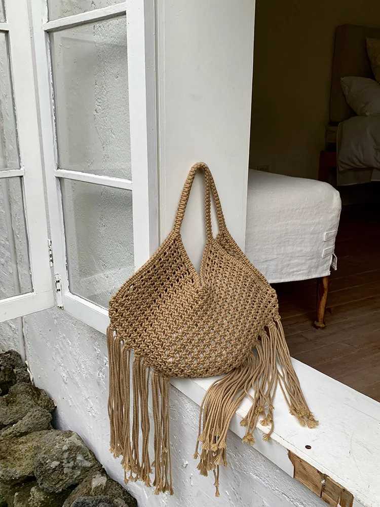 Bohemian Womens Large Capacity Tassel Shoulder Bag 2025 Straw Weave Tassel Tote Summer Beach Bags Y250729
