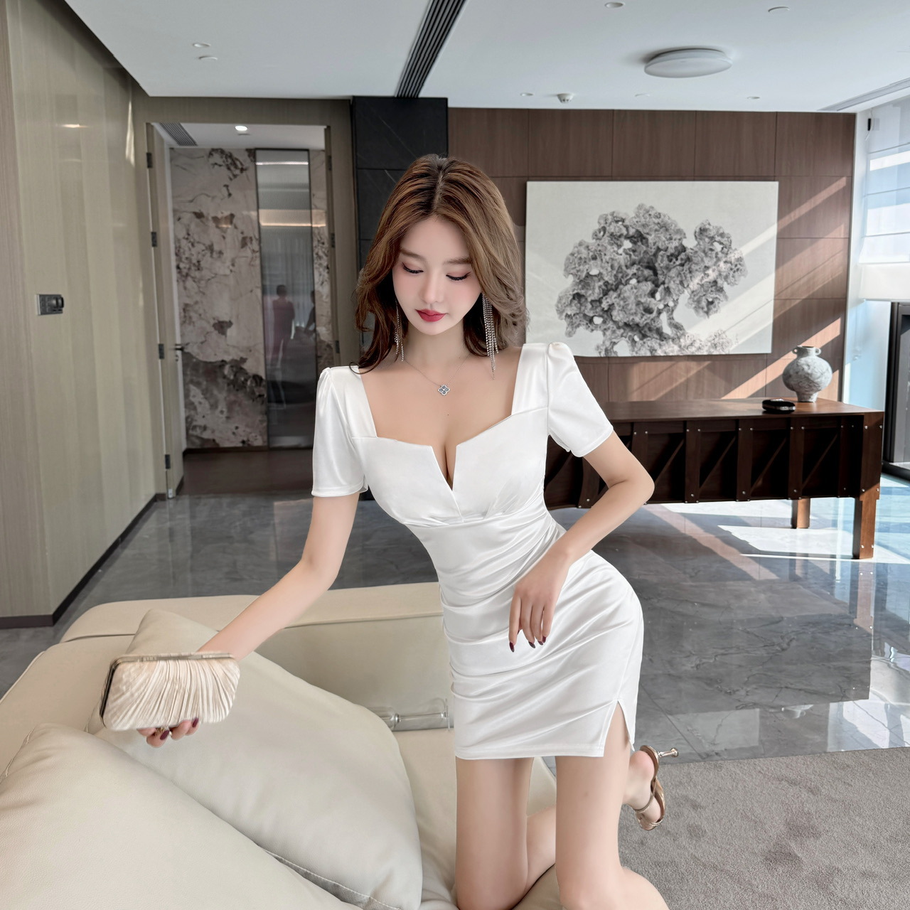Ladies sexy low-cut satin short-sleeved hip dress