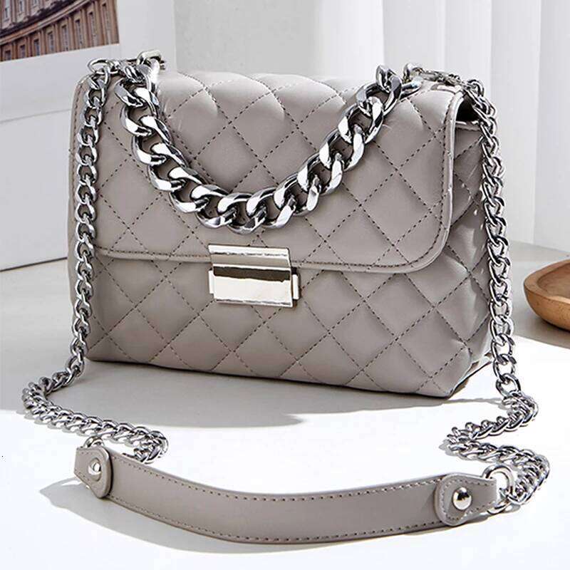 Fashion high-grade messenger chain one-shoulder sewing small square bag, dia check lock design