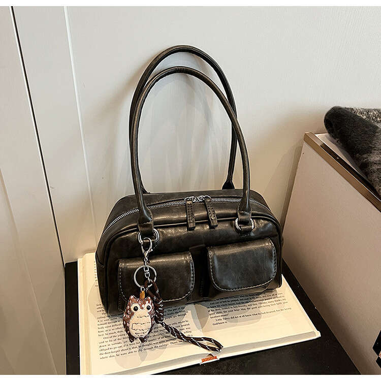 2024 Autumn Winter New Korean Niche Design High-end Commuting Large Capacity Handheld Pillow Bag