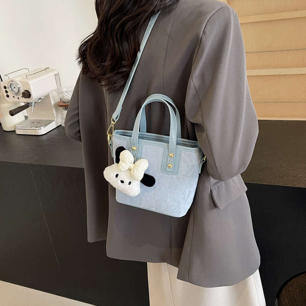 Women's 2025 New Crossbody Bucket Versatile Trendy Bag This Year Ins Design Handbag